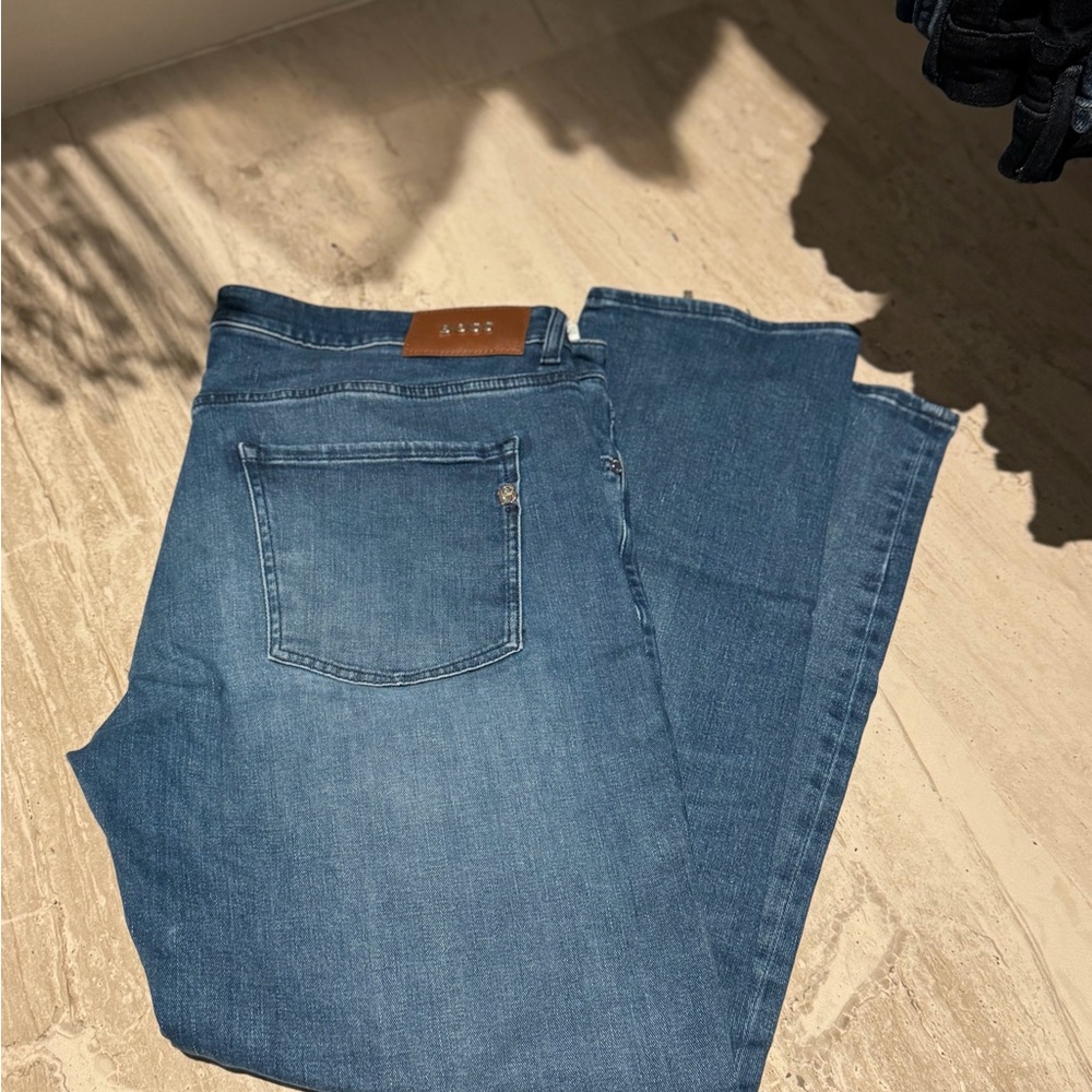 Hugo Boss Classic Blue Straight Jeans